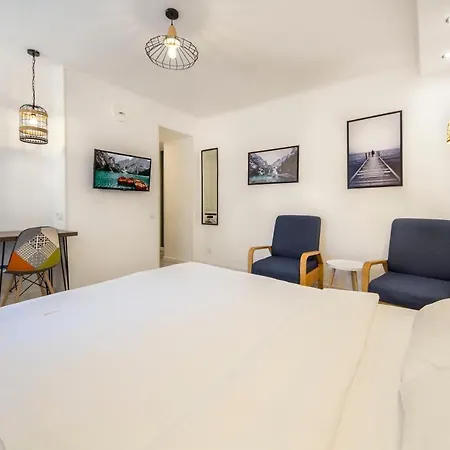 Central Dayflat Apartments *