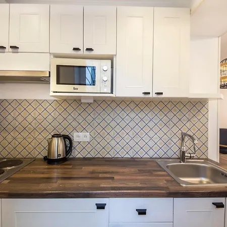 Central Dayflat Apartments *