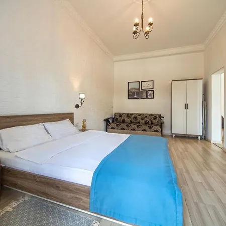 Central Dayflat Apartments