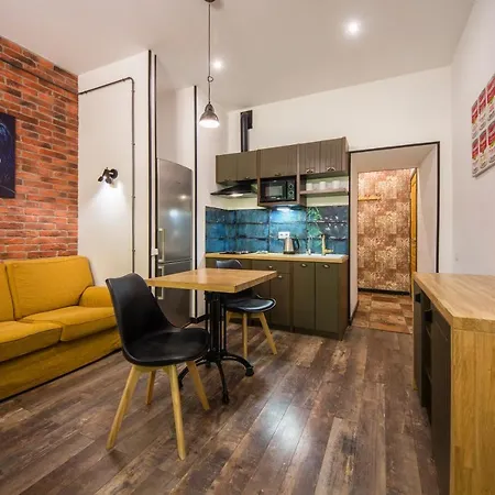 Central Dayflat Apartments *