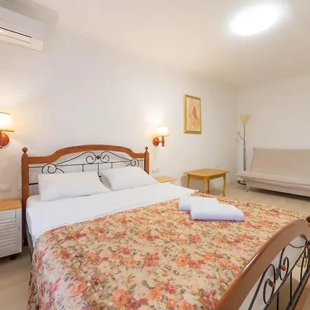 Central Dayflat Apartments *